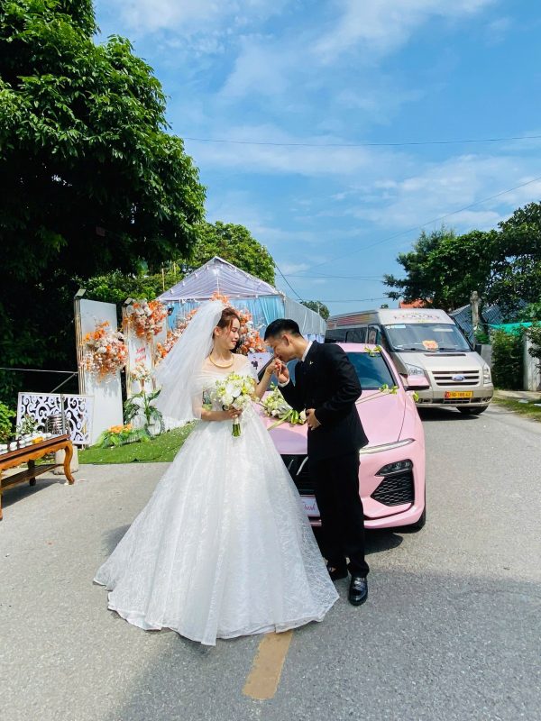 XE CƯỚI VINFAST LAX A MÀU HỒNG